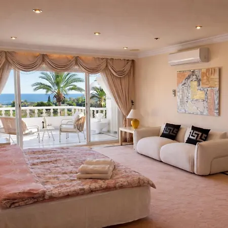 Luxurious 6 Min From With Sea Views