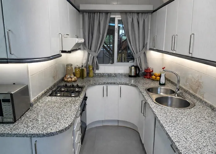 Luxurious 6 Min From With Sea Views