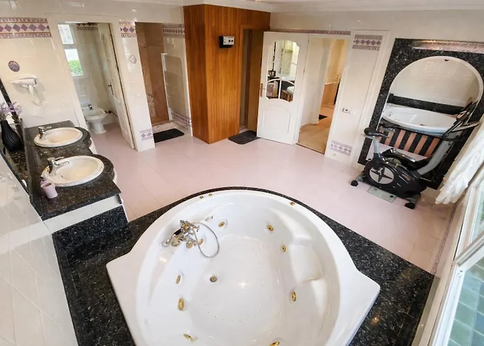 Villa Luxurious 6 Min From With Sea Views *