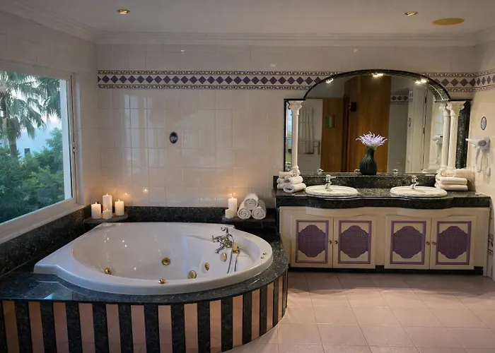 Villa Luxurious 6 Min From With Sea Views *