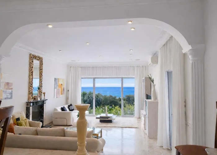 Luxurious 6 Min From With Sea Views